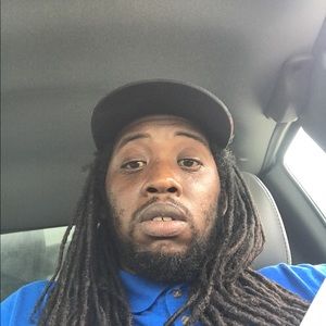 Meet your Posher, Dennis