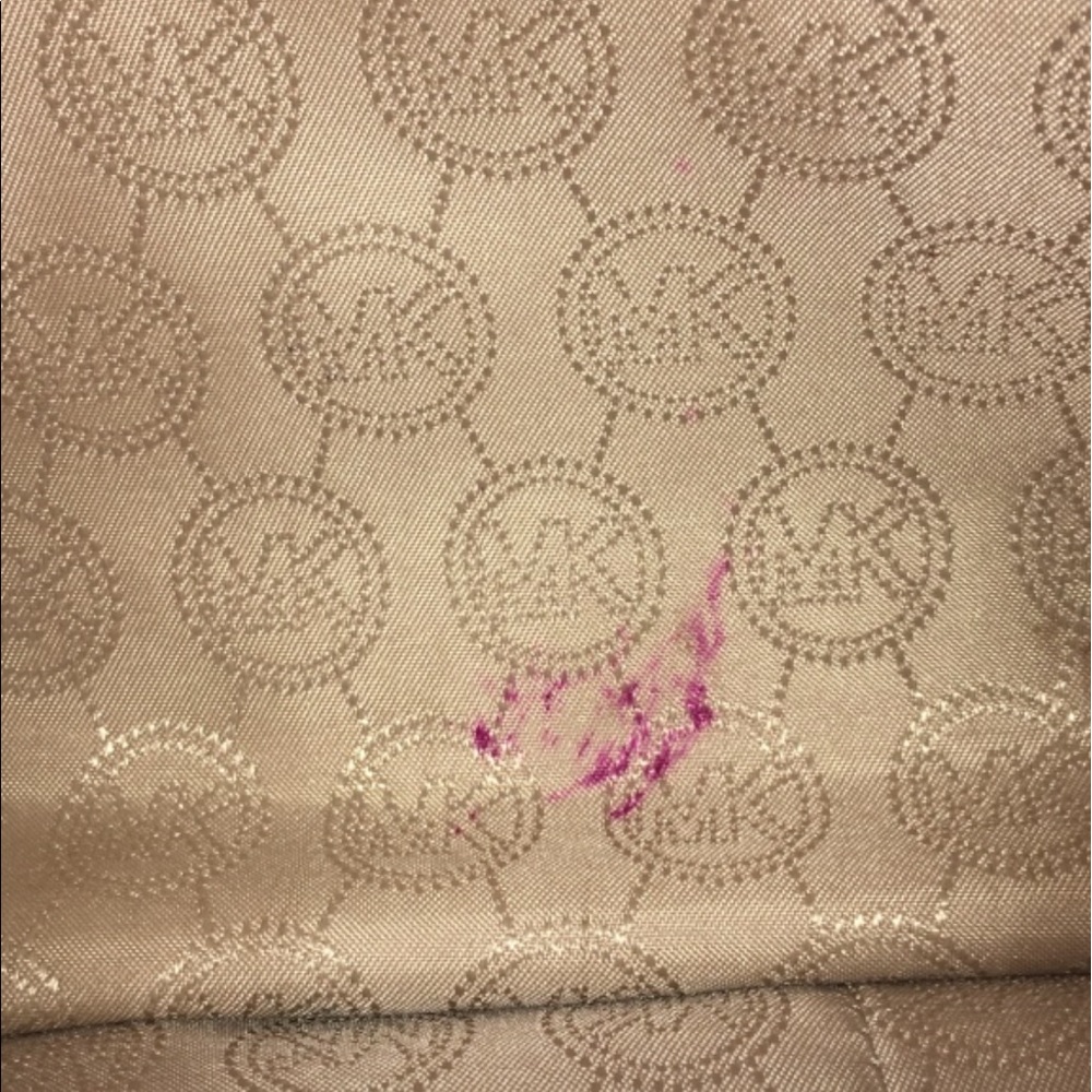 Vanilla Michael Kors purse - Picture 5 of 6