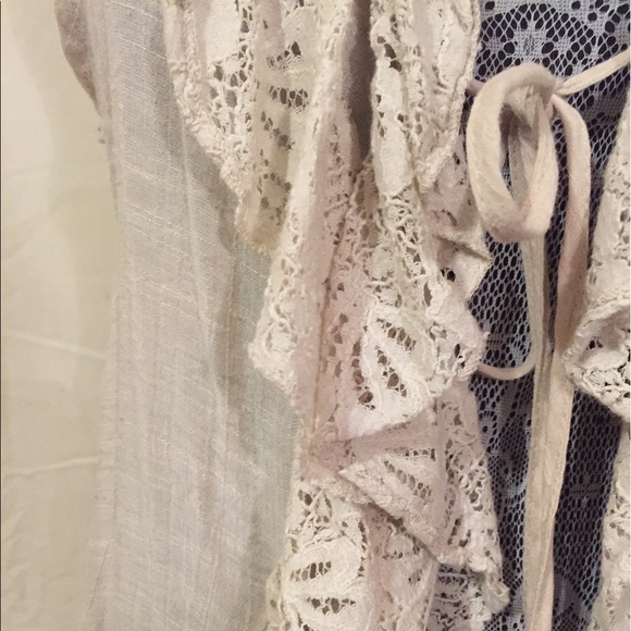 Cream Lace Ruffle Vest - Picture 2 of 8