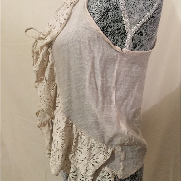Cream Lace Ruffle Vest - Picture 6 of 8