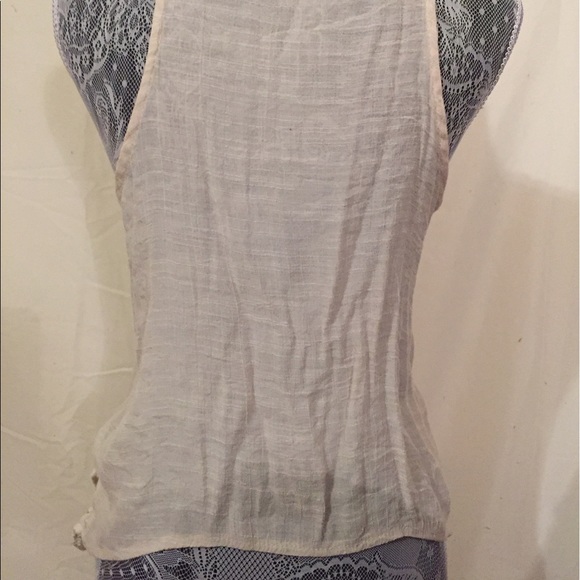 Cream Lace Ruffle Vest - Picture 7 of 8