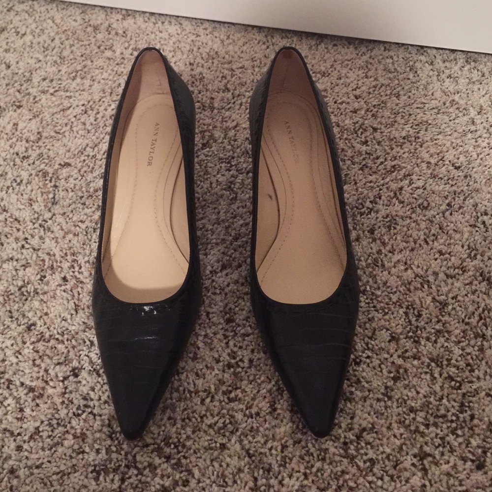 Ann Taylor black heels
