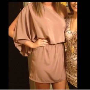 One shoulder pink dress