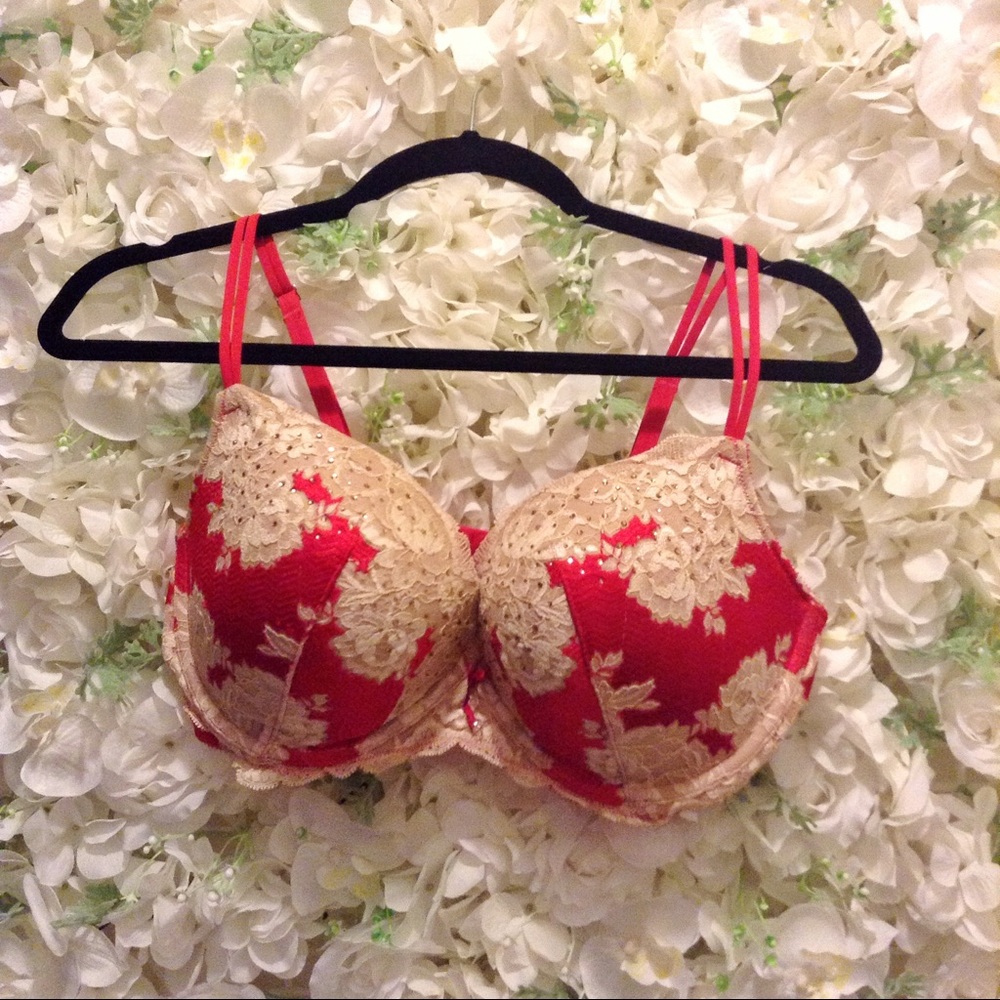 Victoria’s Secret’s 38D Red Lace Push-up Bra