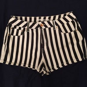 Dollhouse High-Waisted B&W Shorts