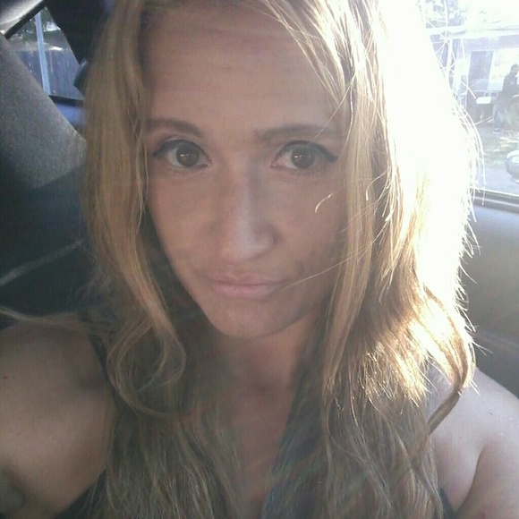 Meet your Posher, Megan💋🙊 - Picture 2 of 5