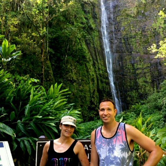 Meet your Posher, Megan💋🙊 - Picture 3 of 5