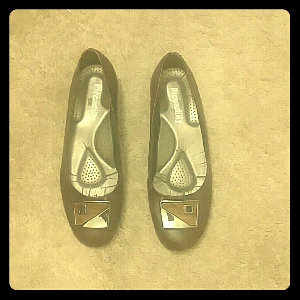 Flat Shoes