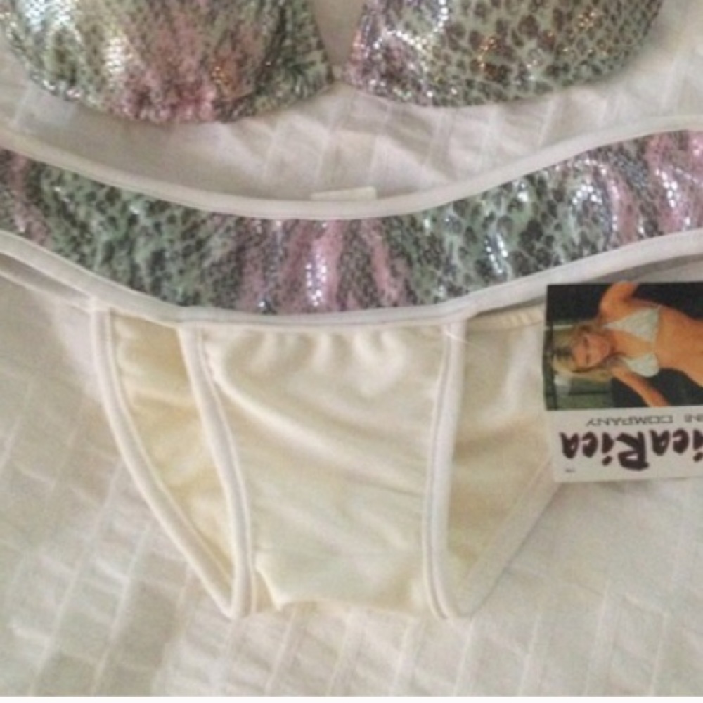 Bikini bottoms