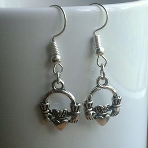 โCladdagh Charm Silver Tone Earrings