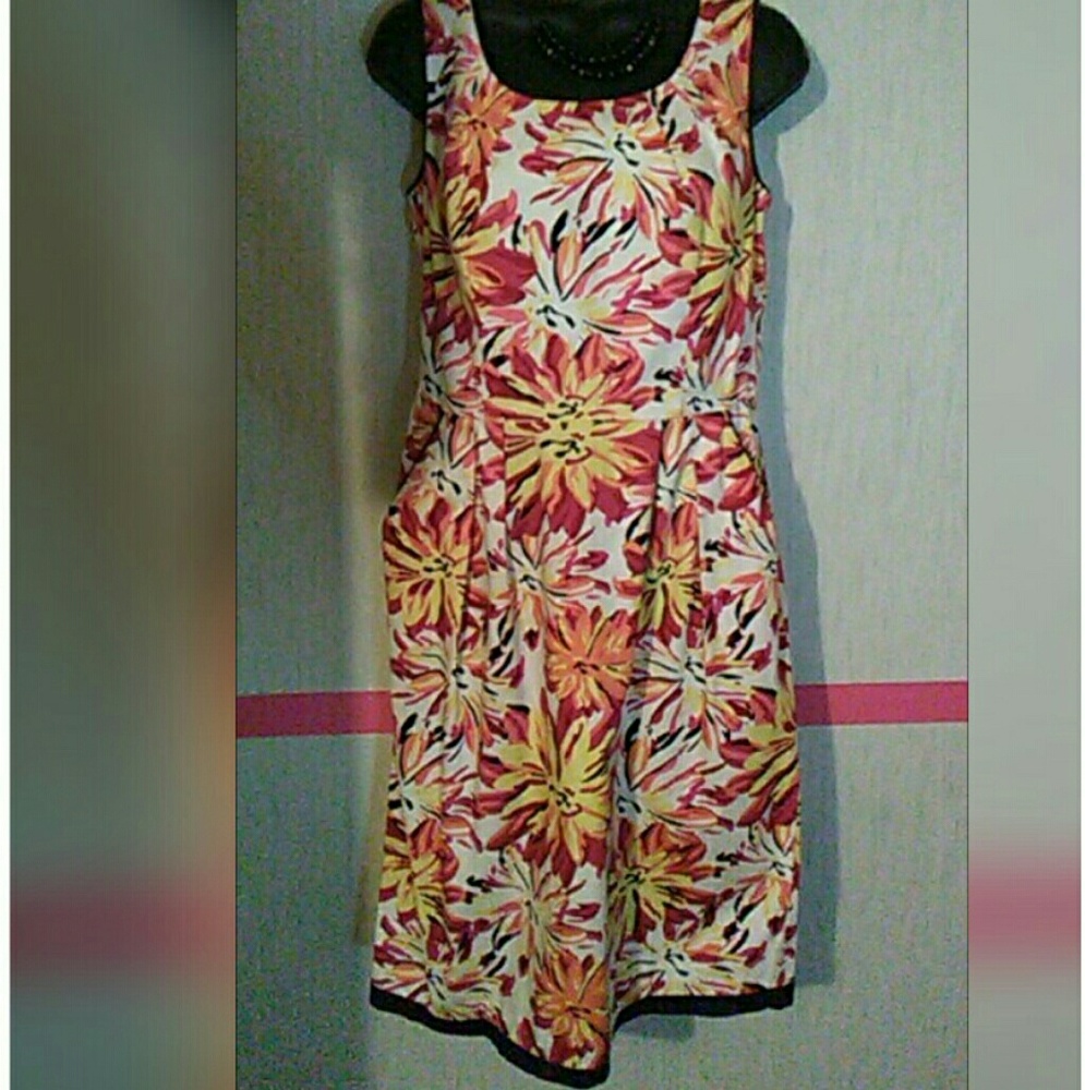 Fun casual floral sundress!!