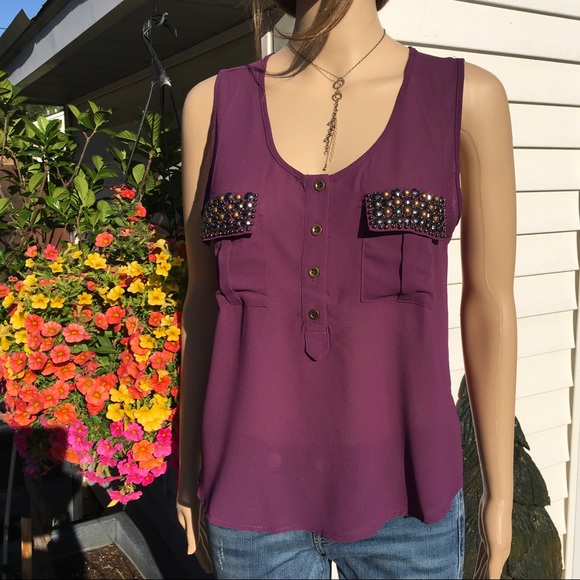EMBELLISHED POCKETS TANK TOP - Picture 8 of 8