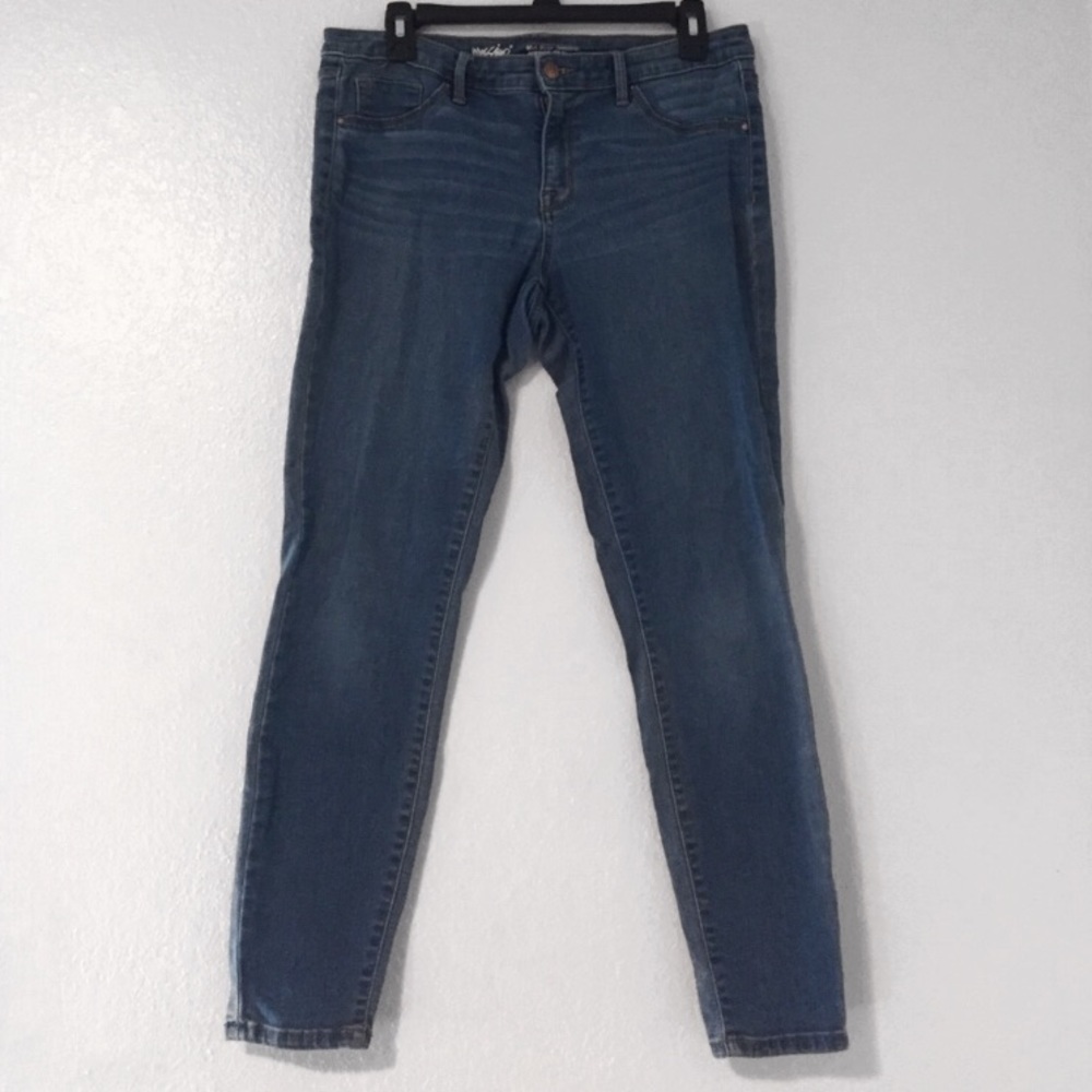 Mid Wash Mid Rise Jeans