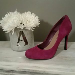 Jessica Simpson Suede Round Toe Pumps