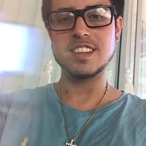 Meet your Posher, Enrique