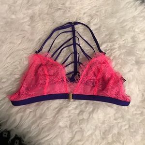 Pink vs bra