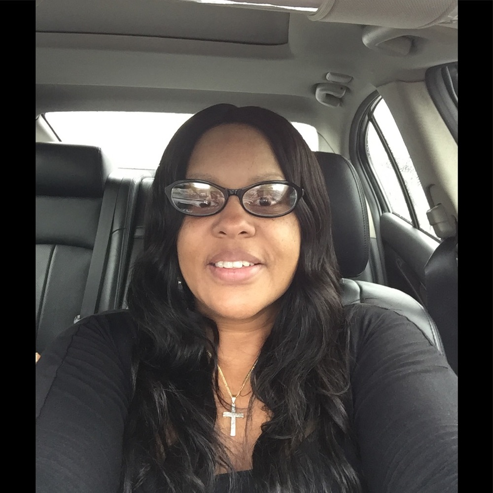 Meet your Posher, Monique
