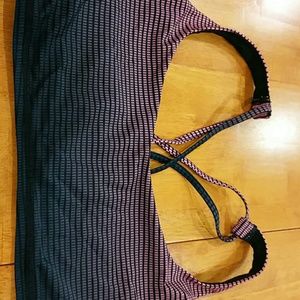 Lululemon Free to be Wild *h2osize 10