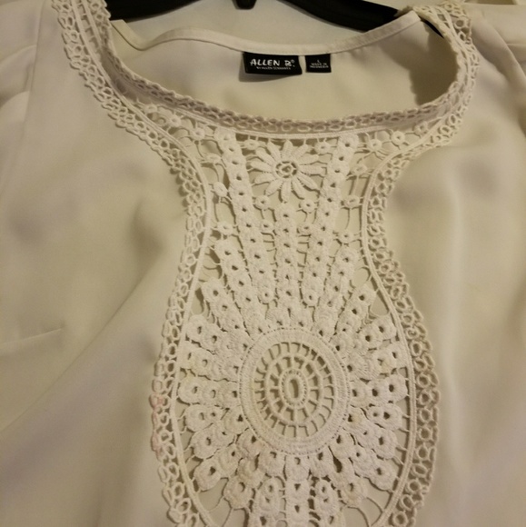 White blouse - Picture 2 of 2