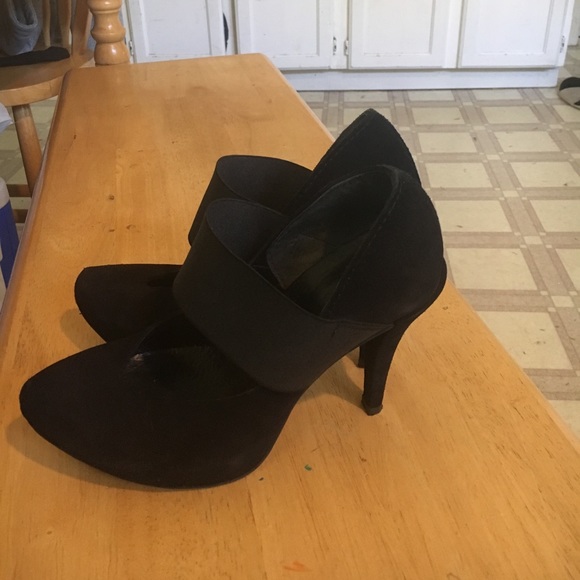 Black Pedro Garcia Pumps - Picture 3 of 5