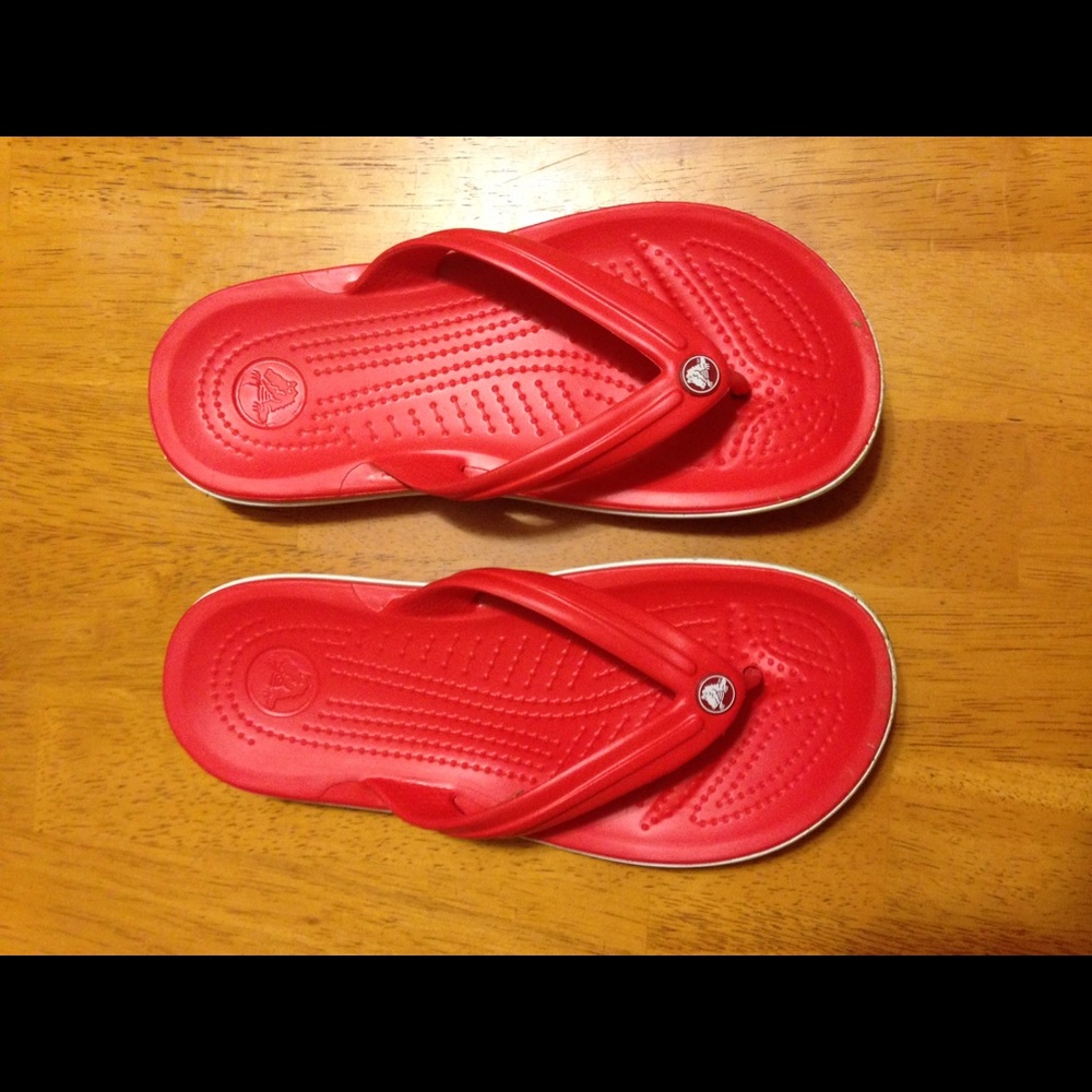 CROC BAND FLIP FLOPS - Womens size 6 Mens size 4.