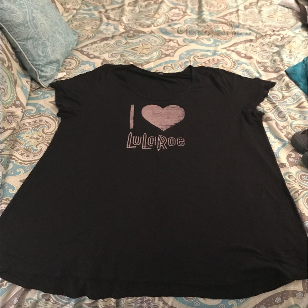 Gently worn lularoe classic t!