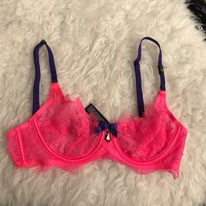 Pink vs bra