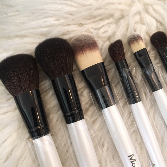 Morphe Black & White Brush Set - Picture 2 of 8