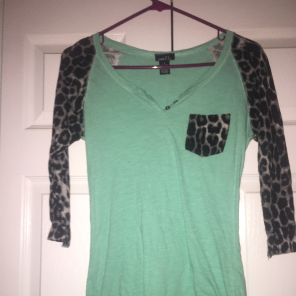 3/4 sleeve shirt