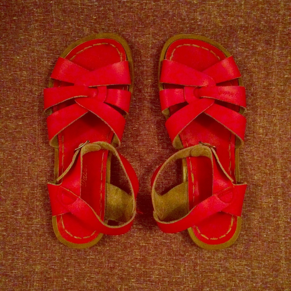 Red Saltwater Sandals sz 6
