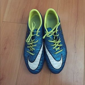 Nike Hyper Venom Women's Soccer Cleats Sz 8.5