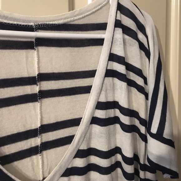 Brandy Melville tee - Picture 2 of 3