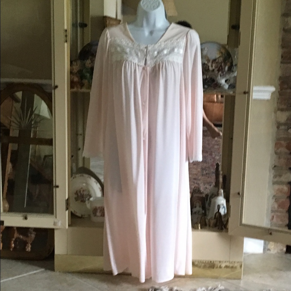 Vintage 1960’S Shadowline pink Robe