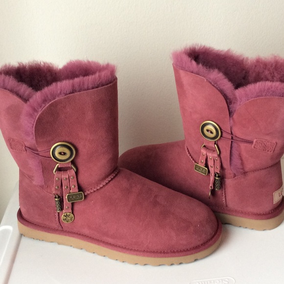 UGG Shoes - NWT🌟UGG Australia Azaela Boots