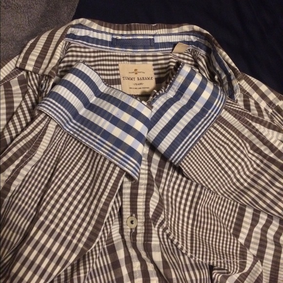 One brand new small men's Tommy Bahama Button Up - Picture 4 of 5