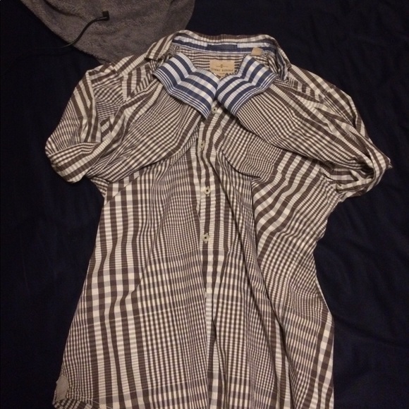 One brand new small men's Tommy Bahama Button Up - Picture 5 of 5