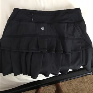 NWOT black lululemon skirt