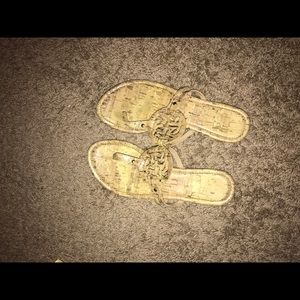 Off brand Tory burch