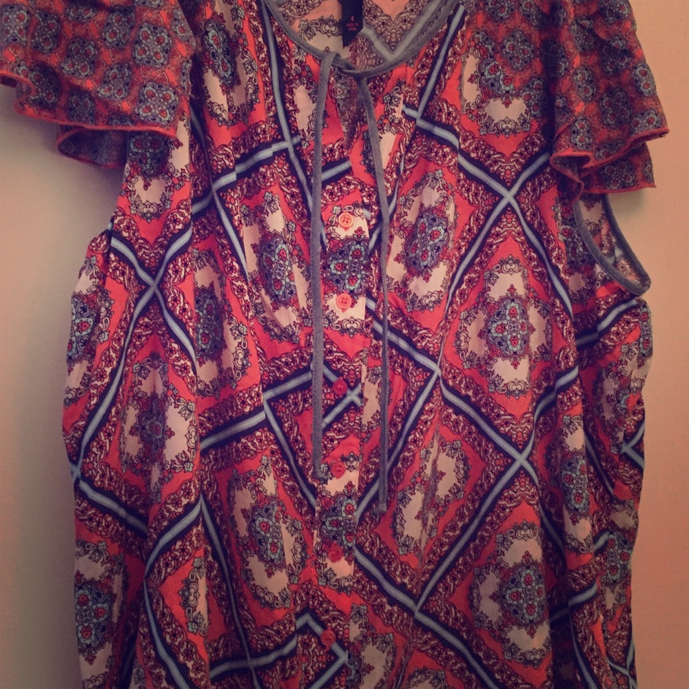 NWOT Pure Energy SZ 4 peach and blue patterned top