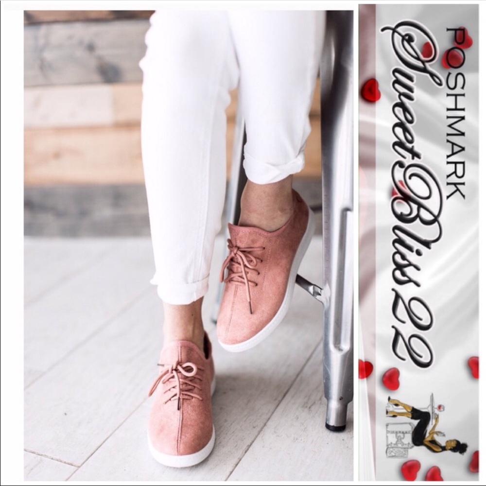 🖤Blush faux suede shoes🖤
