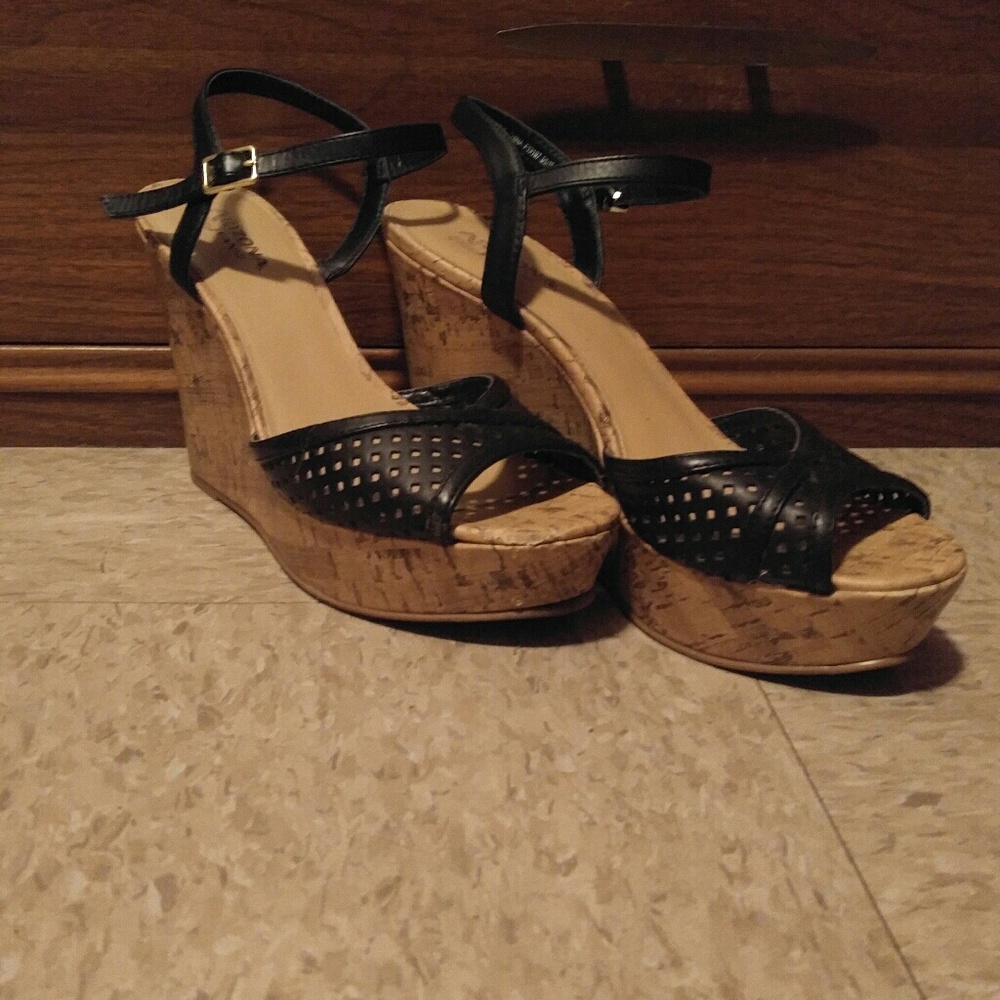 Wedge Sandals - Picture 2 of 6