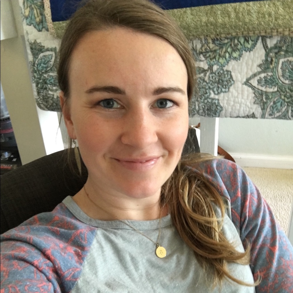 Meet your Posher, Joelle