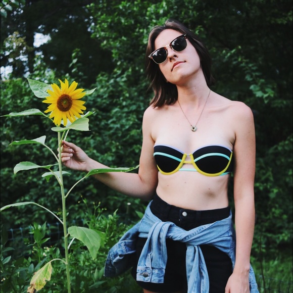 HPVictoria's Secret Push-Up Swim Top // Size 32B - Picture 3 of 7