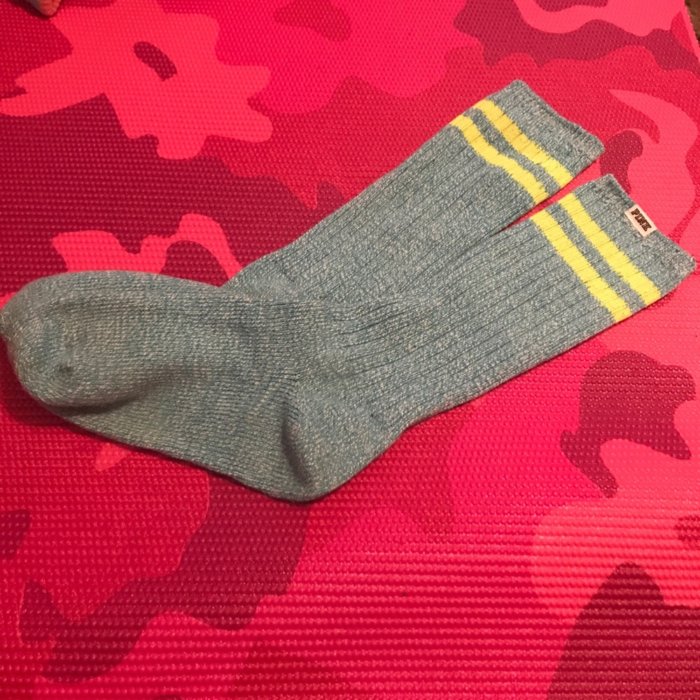 VS Pink Knit socks