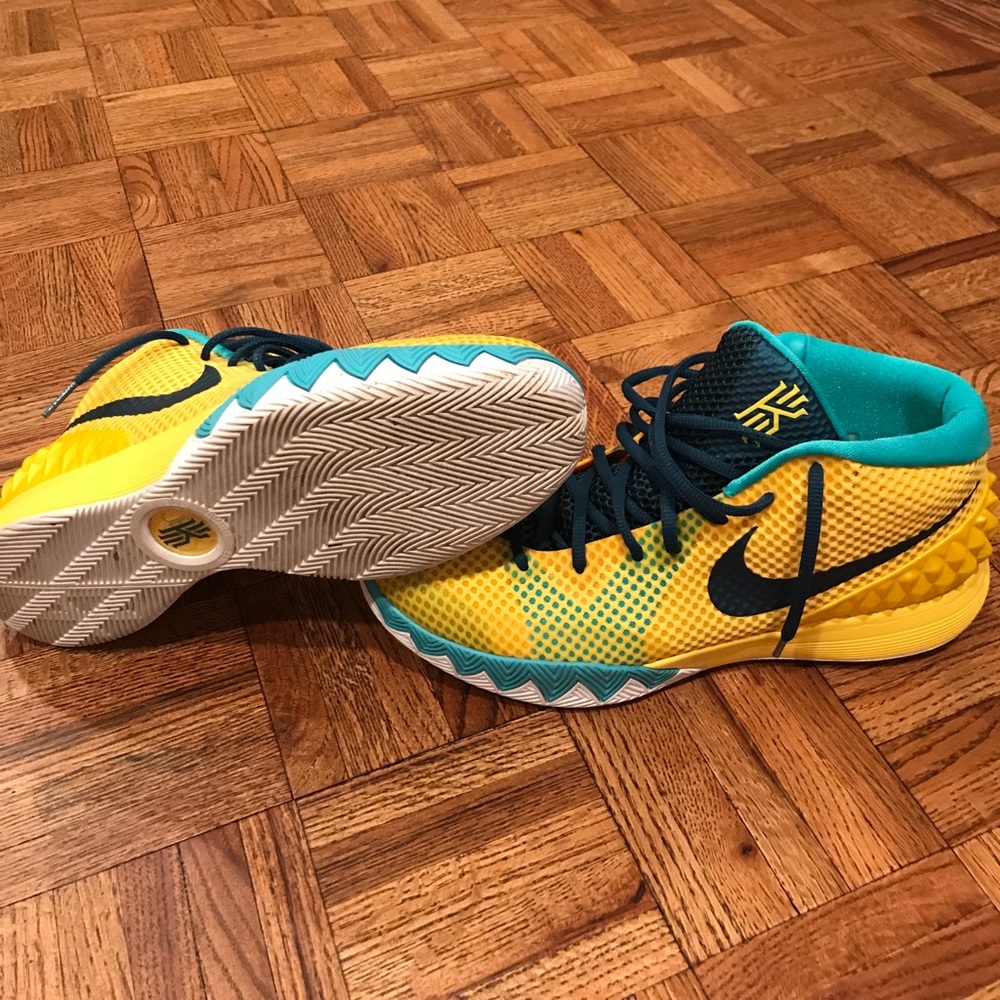 Kyrie 1s, Teal/Yellow/Dark Green Size 10.5