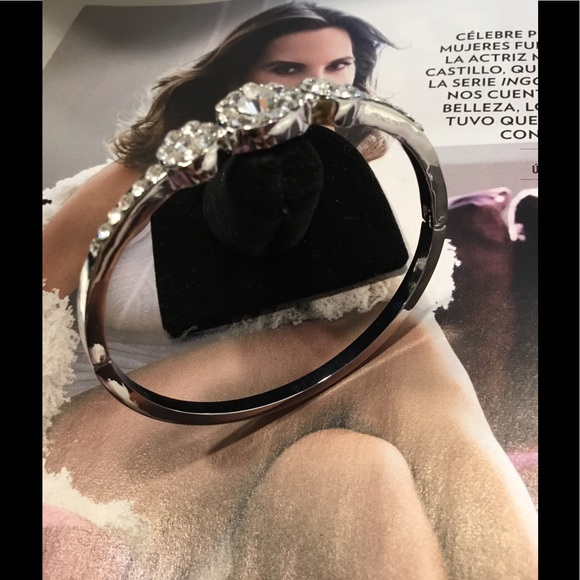 Silvertone Rhinestone Bracelet-Last One-5 Star ⭐️ - Picture 2 of 5