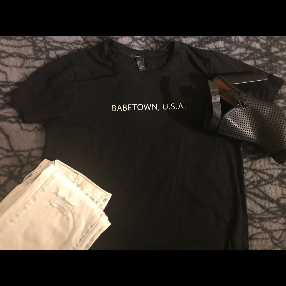 🔥Forever21 BabeTown Tee • Lucky 7s Sale •