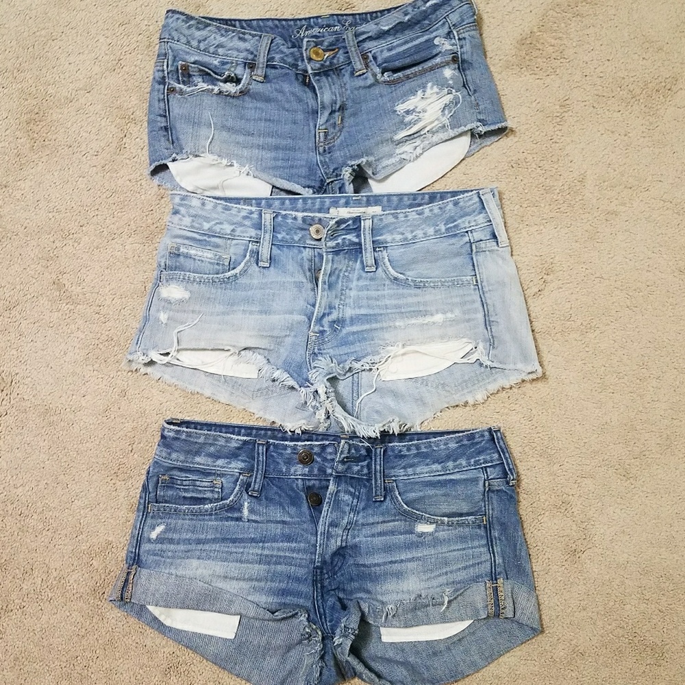 Abecrombie & Fitch, A&E sz 2 destroyed denim short