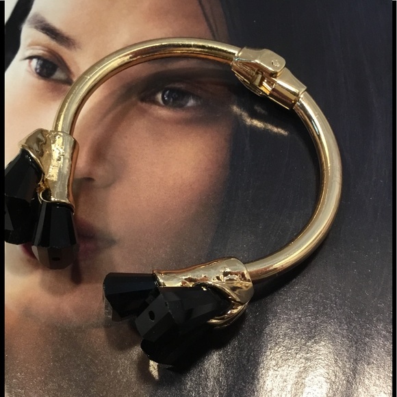 Black Stone Gold Tone Bracelet - Picture 2 of 4