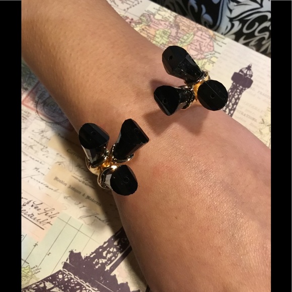 Black Stone Gold Tone Bracelet - Picture 4 of 4